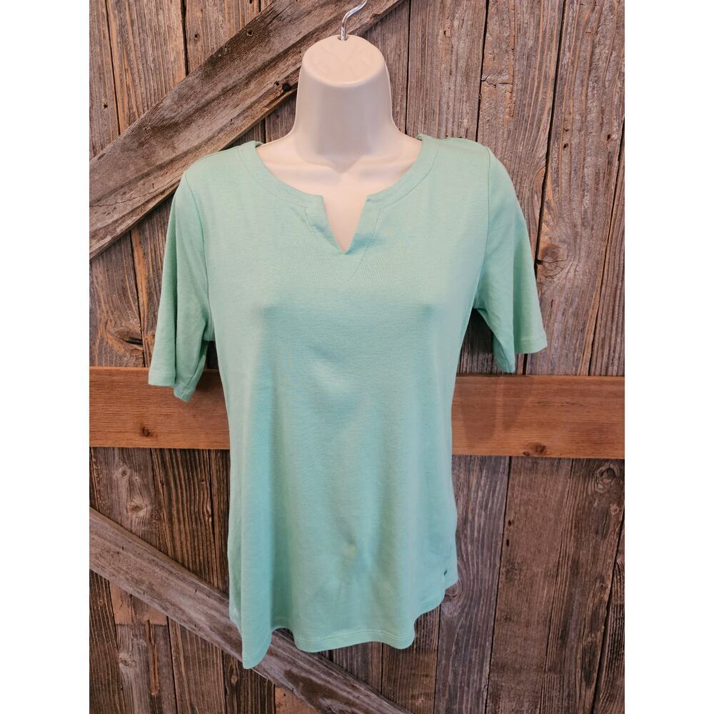 The talbots Tee v neck 1/2 sleeve blue pima cotton Career Casual layer M